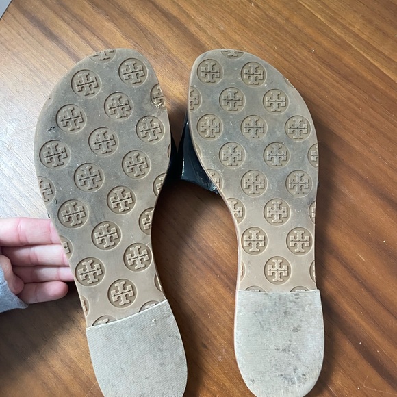 Tori Burch Navy Patent Sandals - Picture 5 of 5